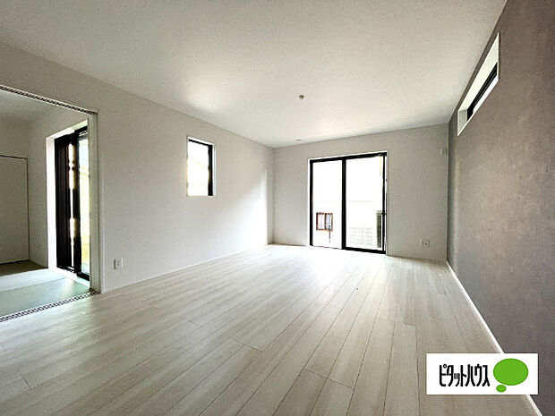 明るく開放的なリビングです