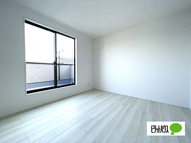 明るい洋室です