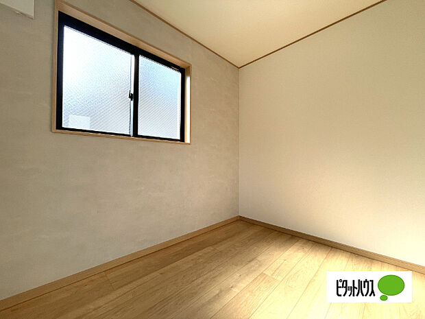 明るい洋室です