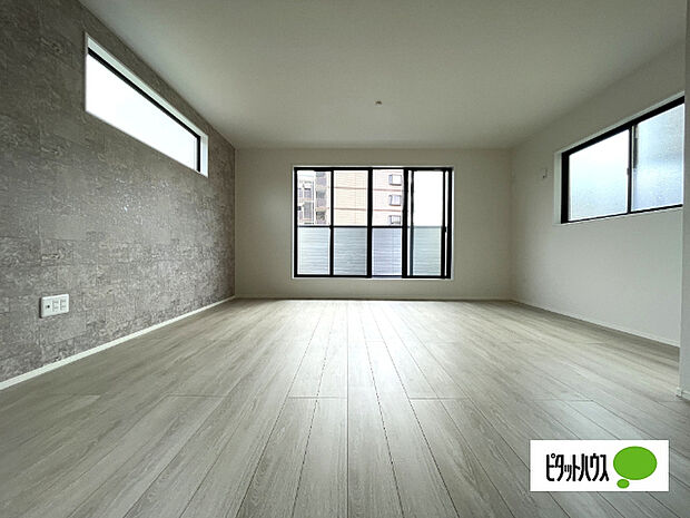 明るく開放的なリビングです