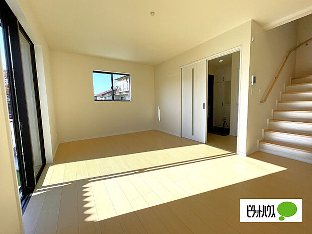 明るく開放的なリビングです