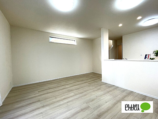 明るく開放的なリビングです