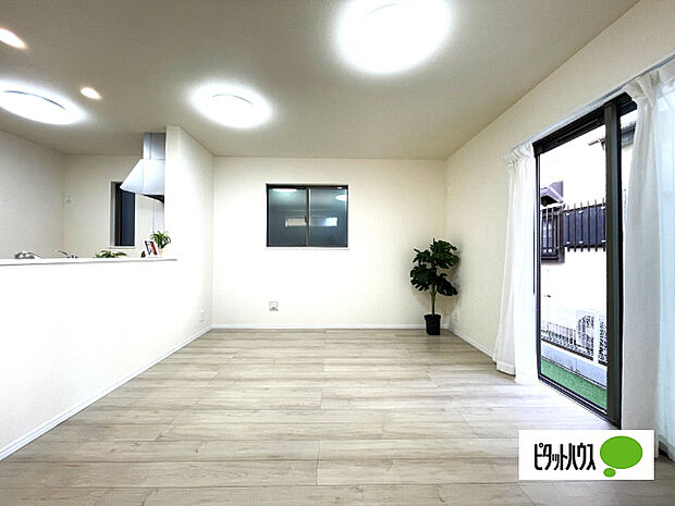 明るく開放的なリビングです