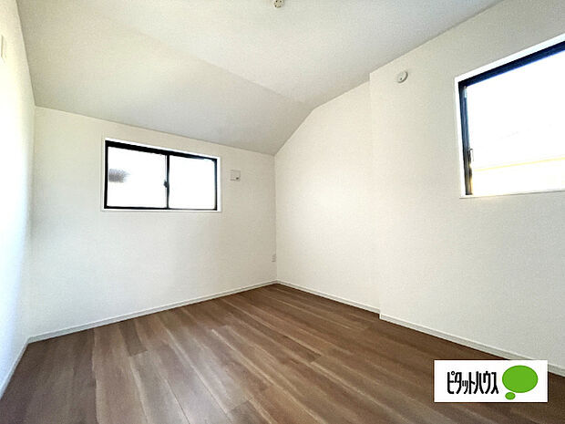 明るい洋室です