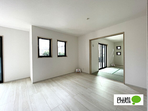 明るく開放的なリビングです