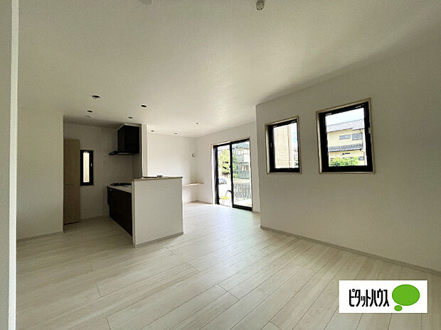 明るく開放的なリビングです