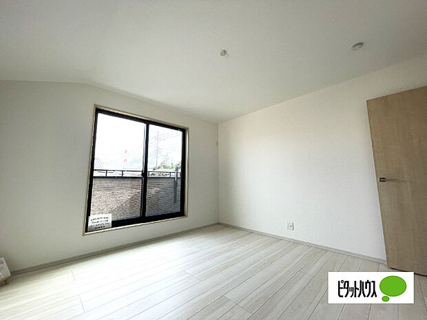 明るい洋室です