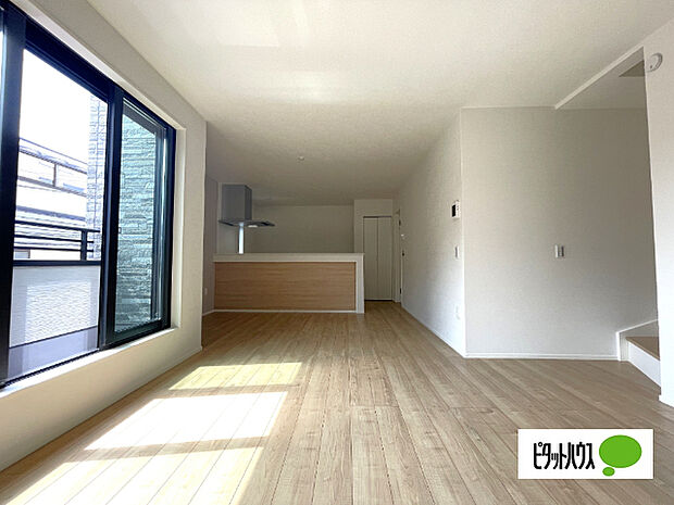 明るく開放的なリビングです