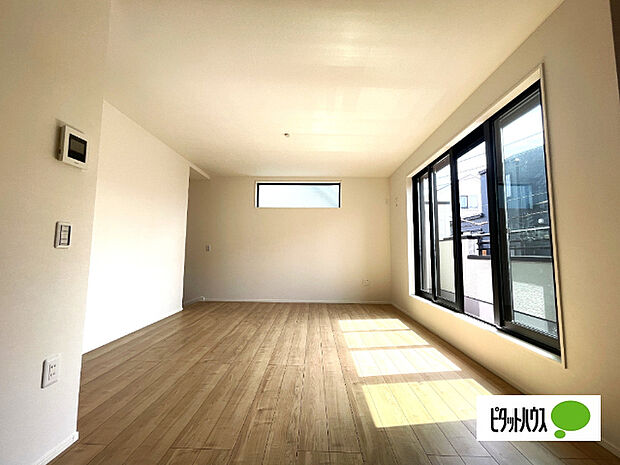 明るく開放的なリビングです