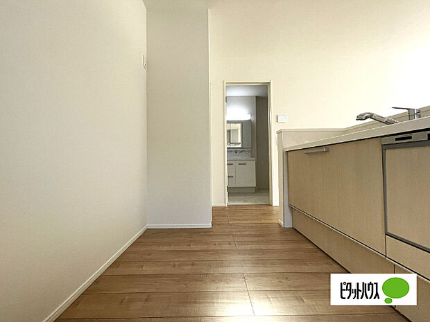 人気の食洗器付き対面キッチンです