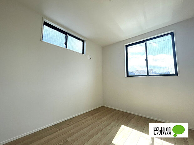 明るい洋室です