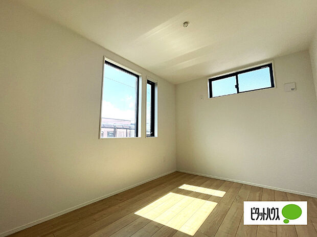 明るい洋室です