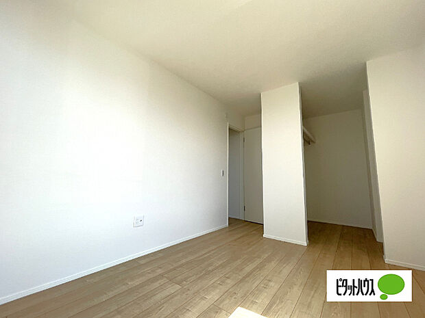 明るい洋室です