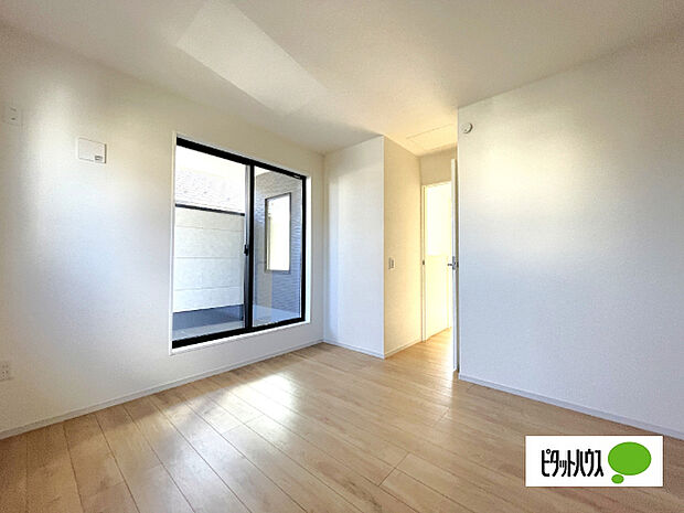 明るい洋室です