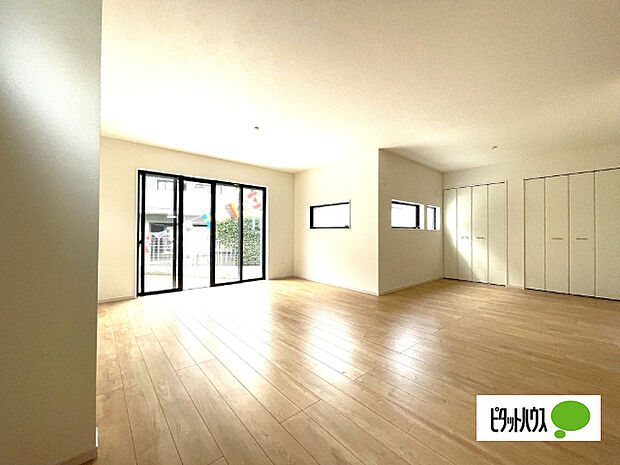 明るく開放的なリビングです