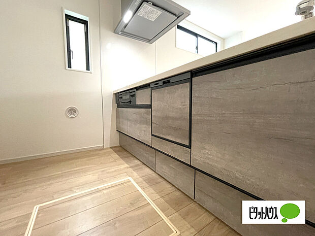 便利な食洗器付き対面キッチンです