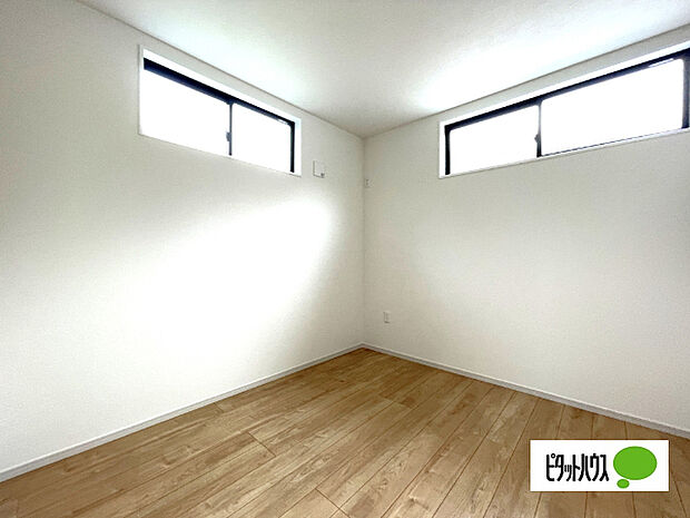 明るい洋室です