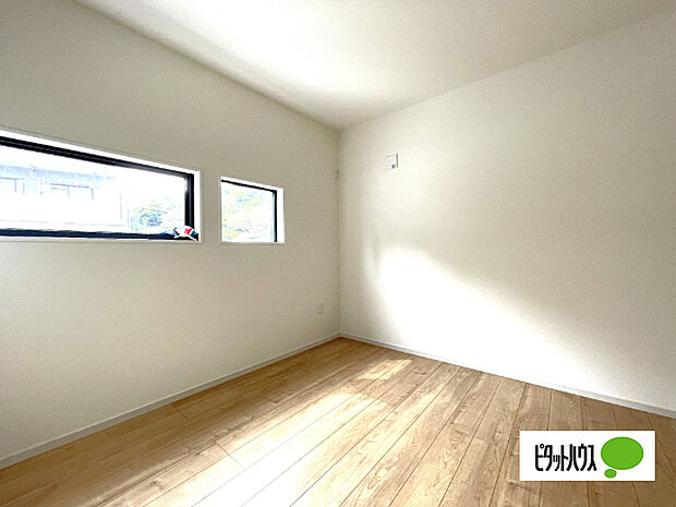 明るい洋室です