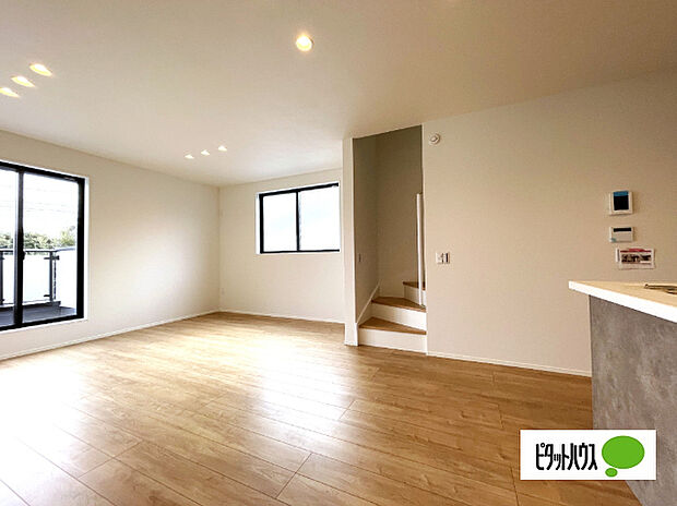 明るく開放的なリビングです