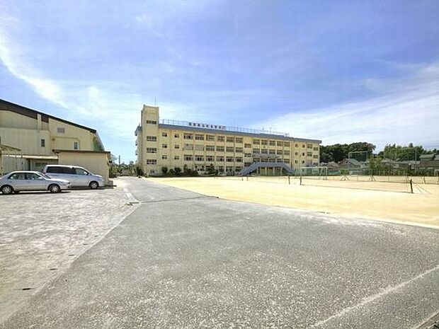 中学校「市川市立下貝塚中学校まで1040m」