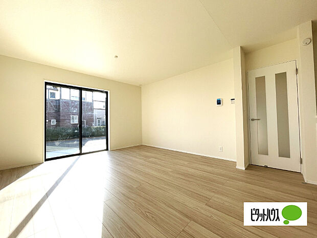 明るく開放的なリビングです