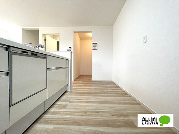 人気の食洗器付きシステムキッチンです