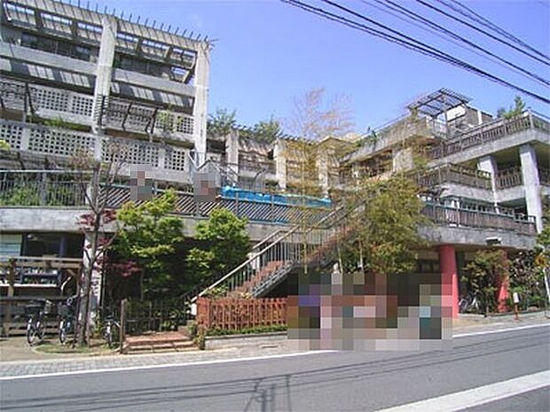 幼稚園、保育園「うらら保育園まで260m」