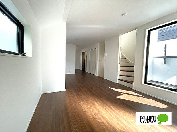 明るく開放的なリビングです