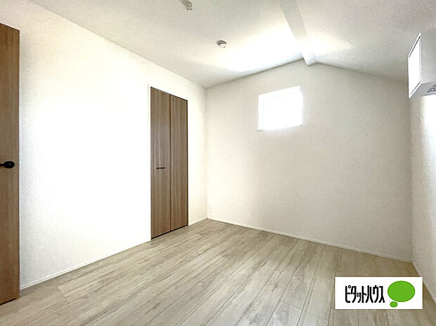 明るい洋室です