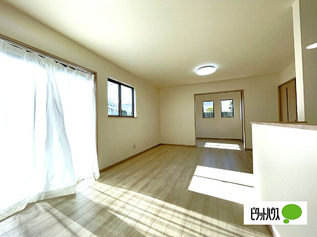 明るく開放的なリビングです