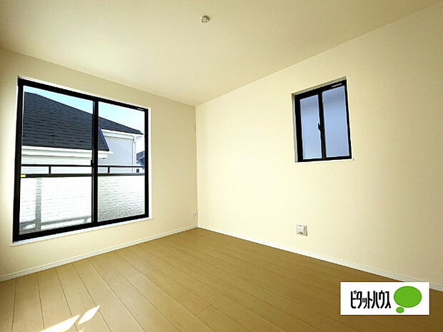 明るい洋室です