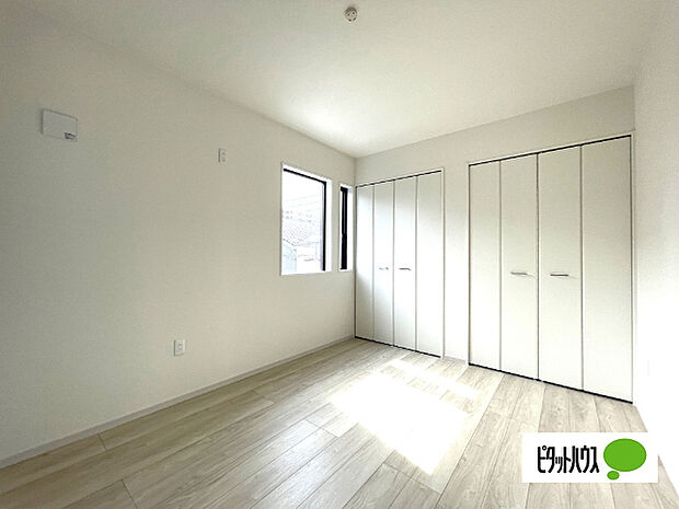 明るい洋室です