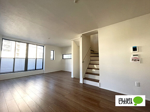 明るく開放的なリビングです