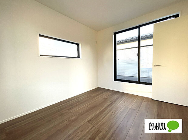 明るい洋室です