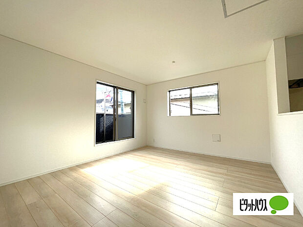 明るく開放的なリビングです