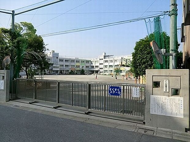 小学校「江戸川区立鎌田小学校まで700m」