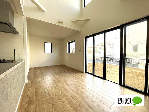 明るく開放的なリビングです