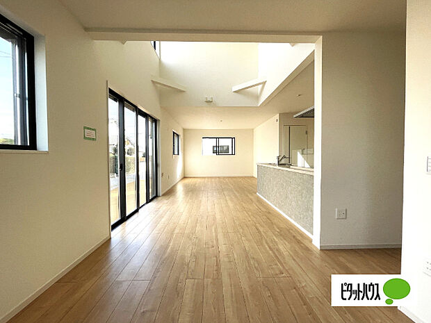 明るく開放的なリビングです