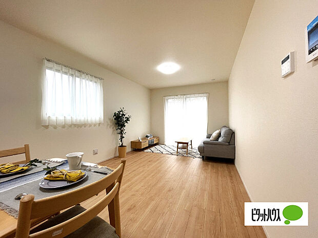 明るく開放的なリビングです