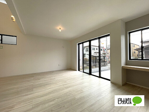 明るく開放的なリビングです