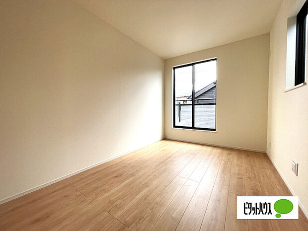 明るい洋室です