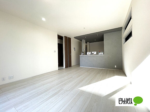 明るく開放的なリビングです