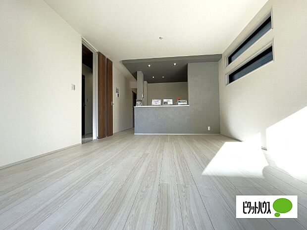 明るく開放的なリビングです