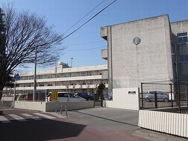 小学校「船橋市立飯山満小学校まで700m」