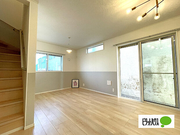 明るく開放的なリビングです