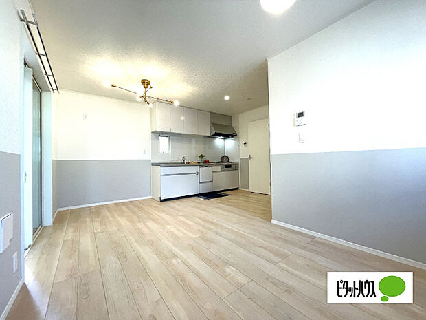 明るく開放的なリビングです