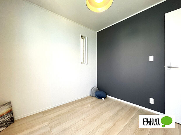 明るい洋室です