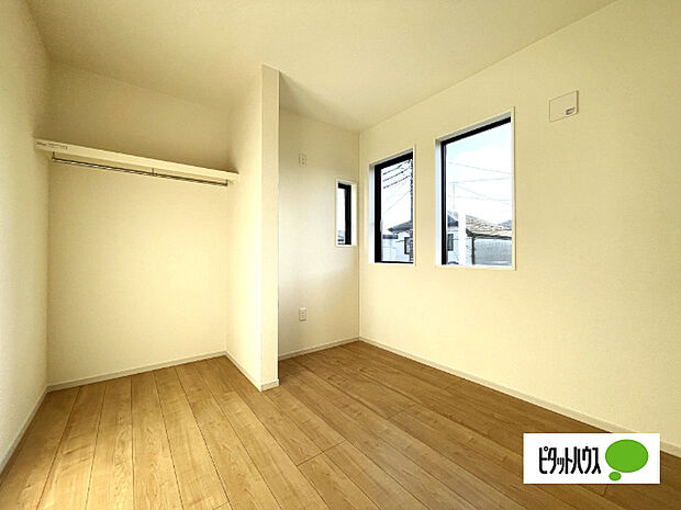 明るい洋室です