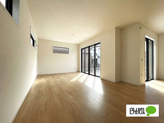 明るく開放的なリビングです