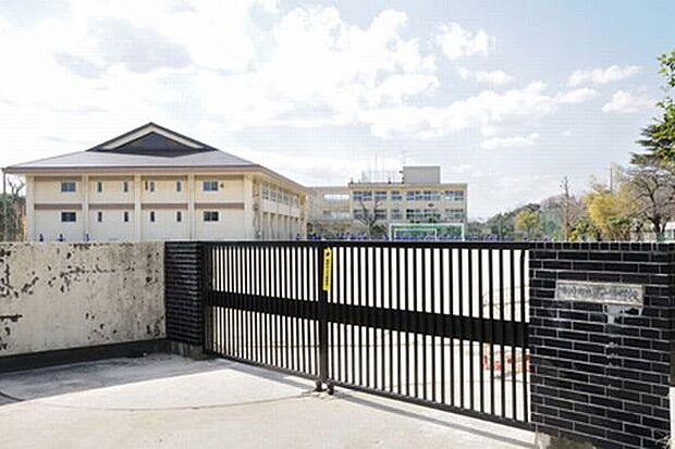 中学校「市川市立第一中学校まで2720m」